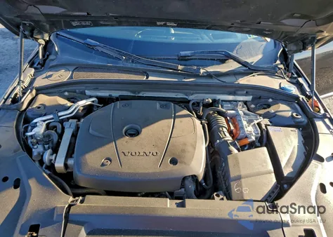 2018 Volvo S90 T8 Inscription из США, поврежденный, VIN LVYBC0AL7JP027593